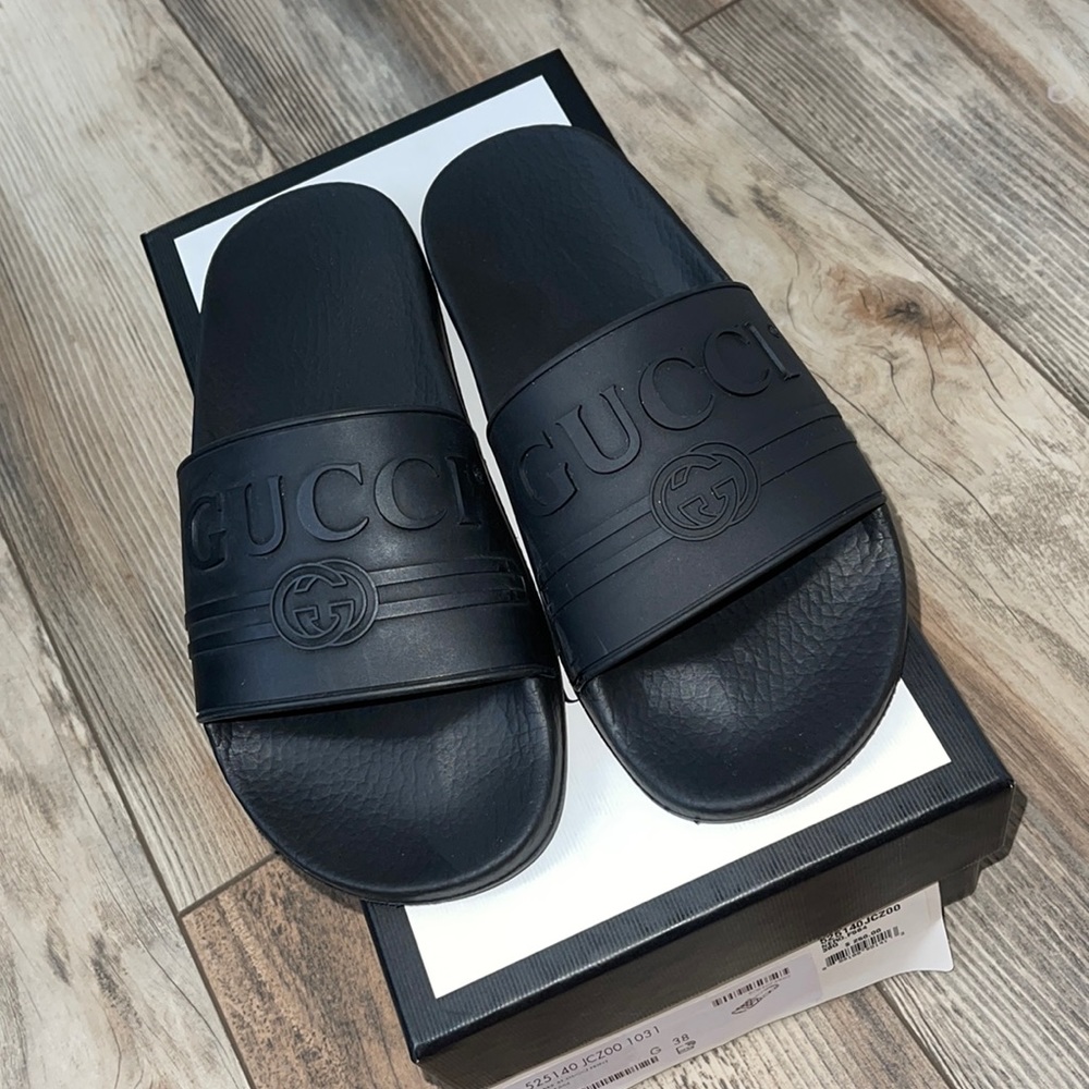 Black Gucci rubber slides size 38